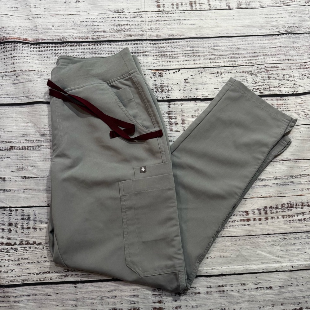 Figs technical collection gray scrub pants size small